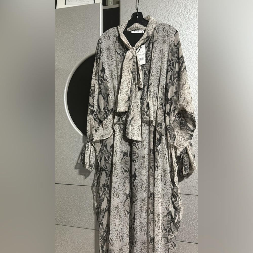 NWT Brand NA-KD European Style maxi dress size 38/Medium